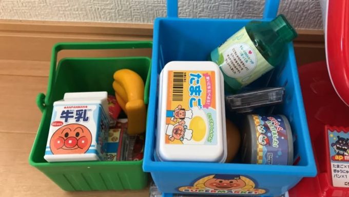ピピッとおかいもの! アンパンマンレジスターDXの付属品