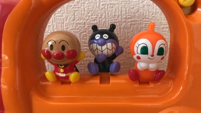 ベビラボ アンパンマン ころころメロディバスのキャラクター