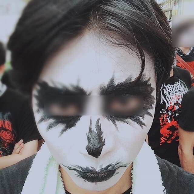 コープスペイント(白塗りメイクのコスプレ)