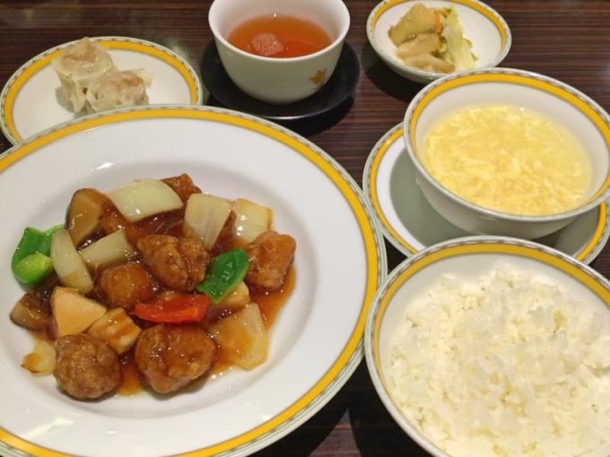名鉄百貨店にある中華レストラン 銀座アスターのランチ