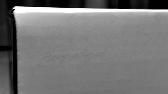 NIKE AIR SKYLON 2 FEAR OF GOD(ナイキ エアスカイロン2 フィアオブゴッド)の箱にある文字
